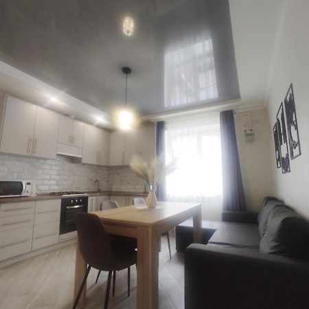 Апартаменти В Новобудові В Жк Фамілія Lviv Dış mekan fotoğraf